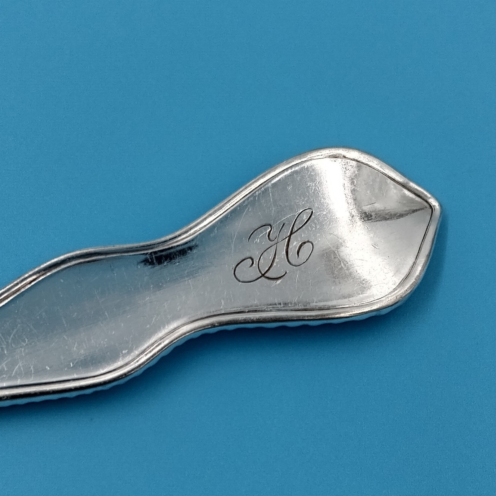 Holmes Edwards Pearl 1898 Solid Shell Casserole Spoon 8.5″ Silverplate Serving