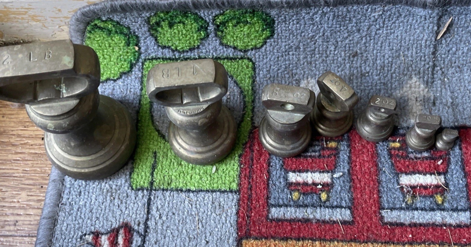 1lb 2Lb 8oz 4oz 2oz 1oz 1/4 oz ,1/2 oz Bell Weights -vintage lot x8 rare
