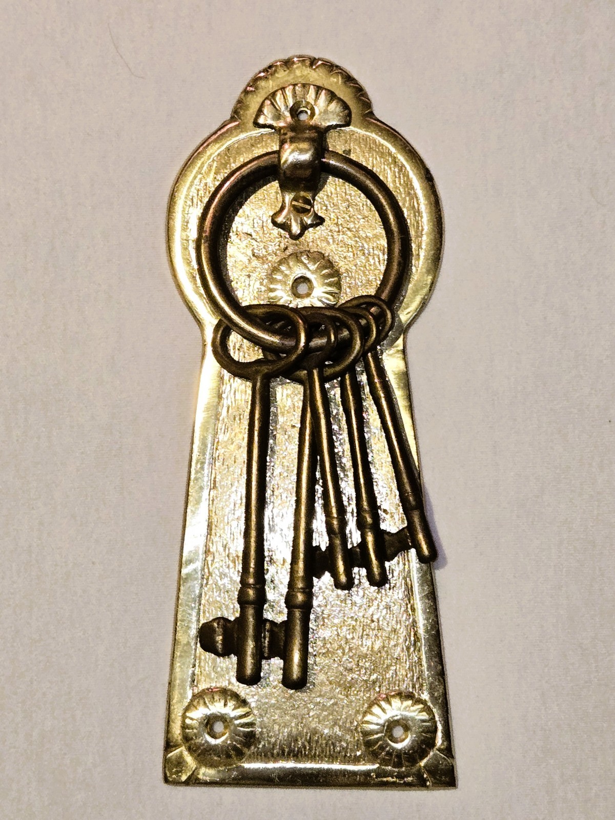 Vintage Heavy Brass Door knocker Skeleton Keys on Ring – Andrea by Sadek – Japan