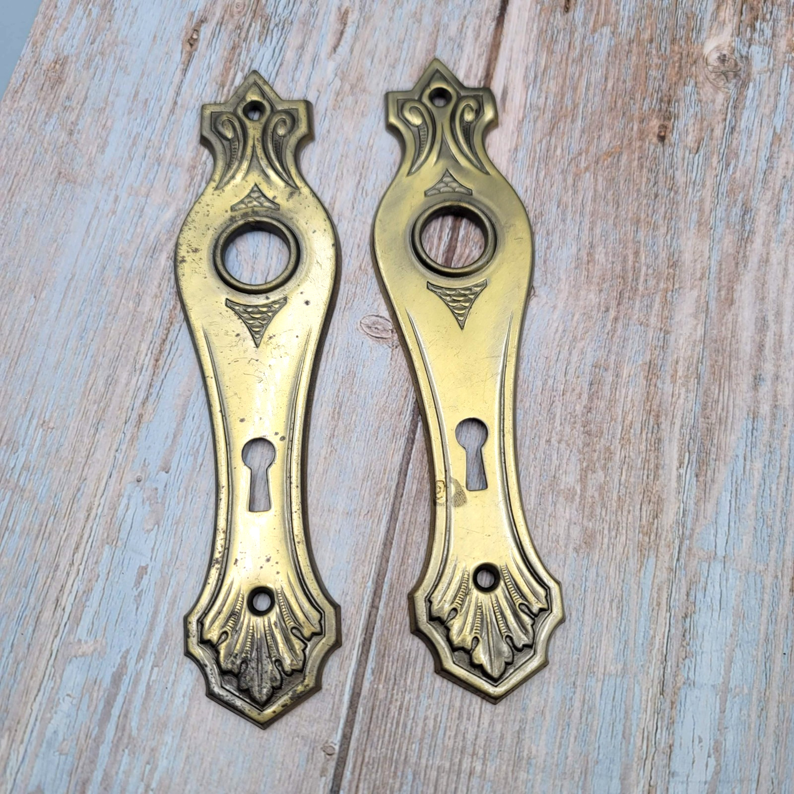 Vintage Ornate Steel PAIR Doorknob Skeleton Key Back Plate 7″ holes 2 3/8″
