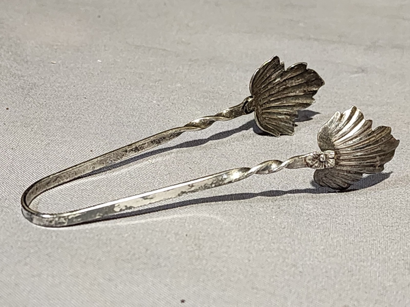 Vintage Silverplate Sugar Tongs Maple Leaf Pattern 3.5” Serving