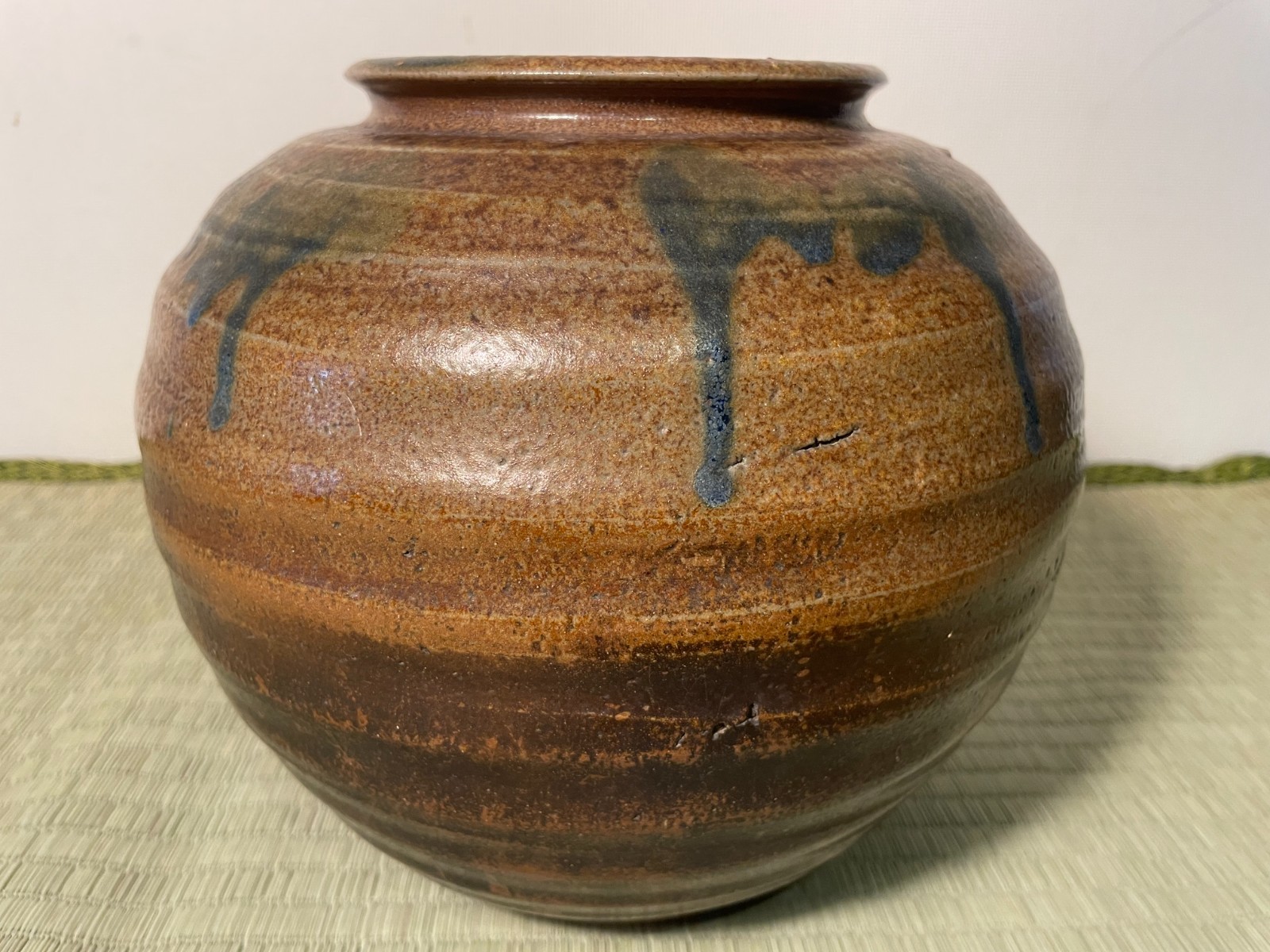 Japanese Shigaraki Ware Flower Vase – Wabi-Sabi Aesthetic – with Sign Wooden Box