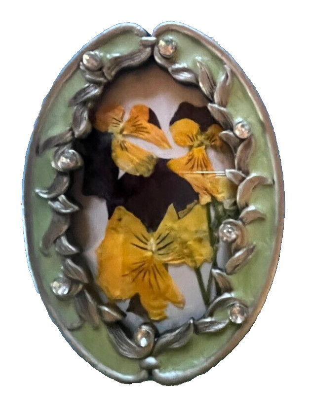 Hand Made/Pressed Pansy Flowers from NH in 3 1/2 x 2 1/2″ embellish Frame Artwor