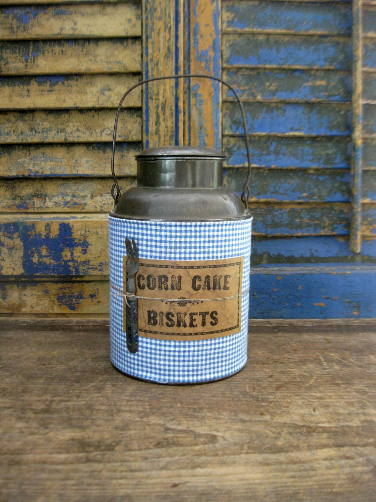 Antique Tin Cream Can Blue Calico Sleeve Corn Cake Biskets Label Tin Fork