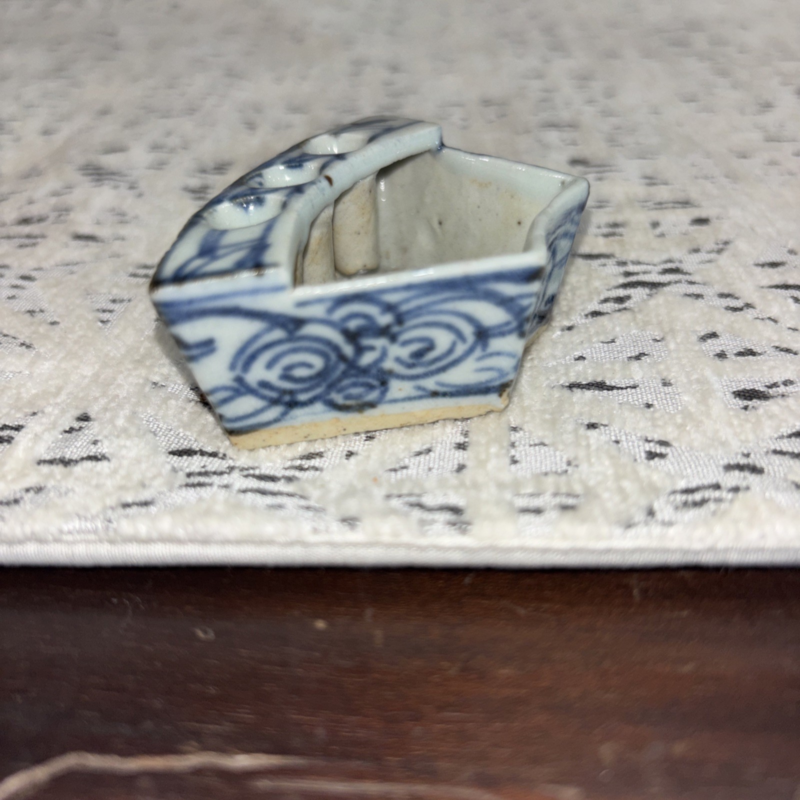 ANTIQUE CHINESE PORCELAIN SCHOLARS INK BOX