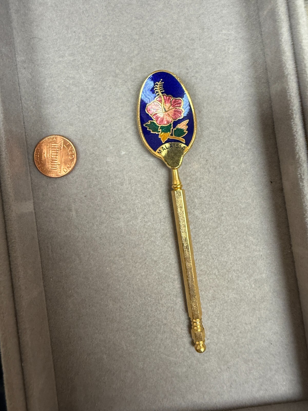 Vintage Malaysia Enamel Flower Gold Tone Collectible Souvenir Classic Spoon 4383