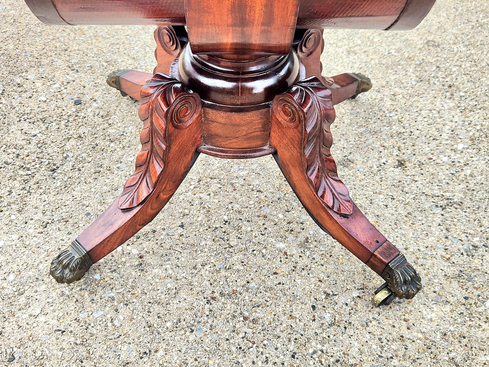 Antique American Fed Drop-Leaf Potbelly Furniture Mahogany Sewing Table Cabinet