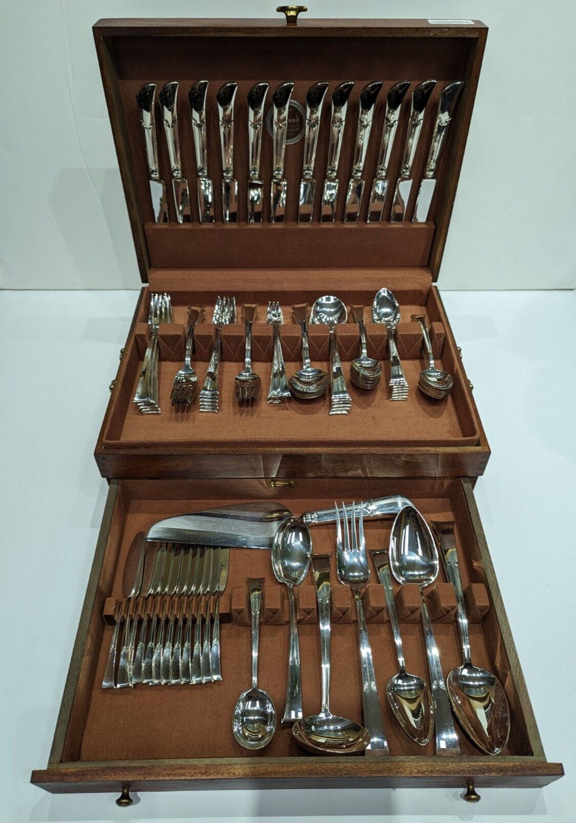 Tiffany & Co. LINENFOLD Sterling Silver Service for 12, 105 PCS w/ Storage Box