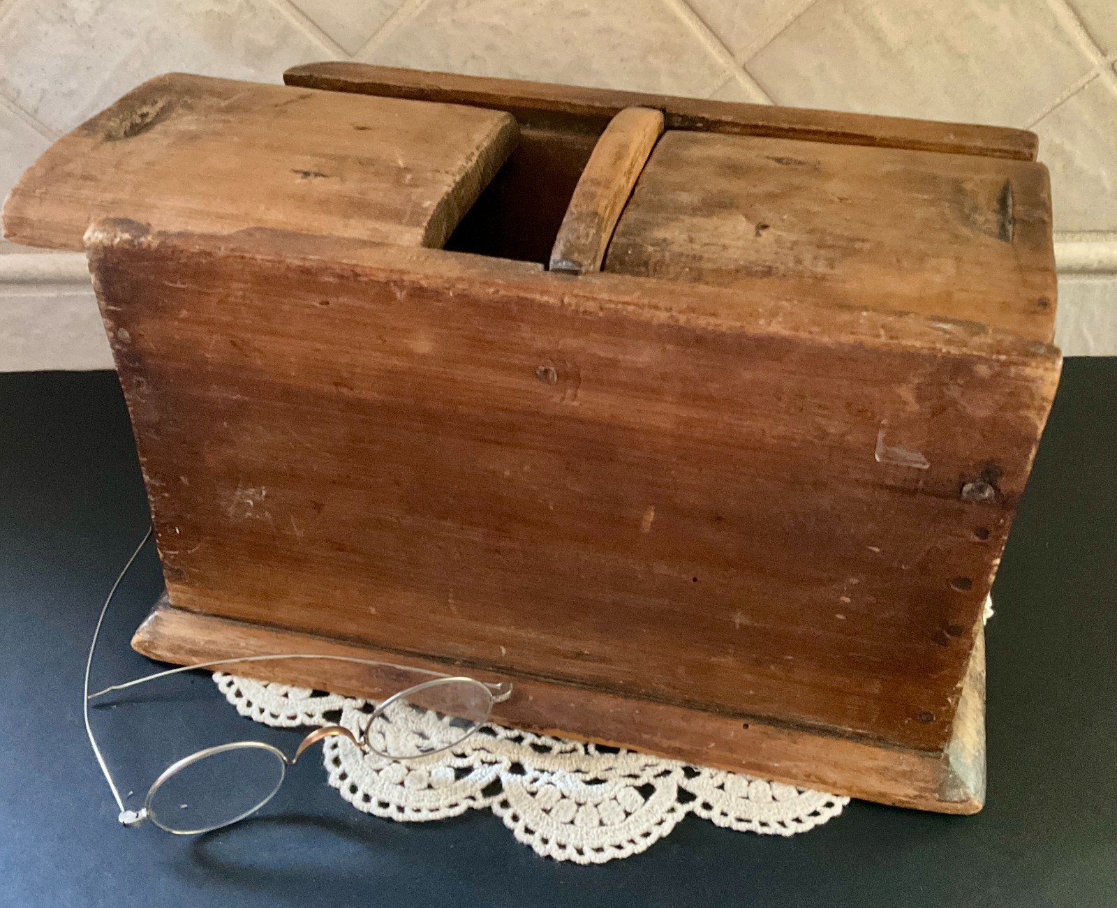 C. 1880 AAFA DIVIDED WOODEN DOUBLE SLIDING LID STORAGE BOX W/CUT FORGED NAILS