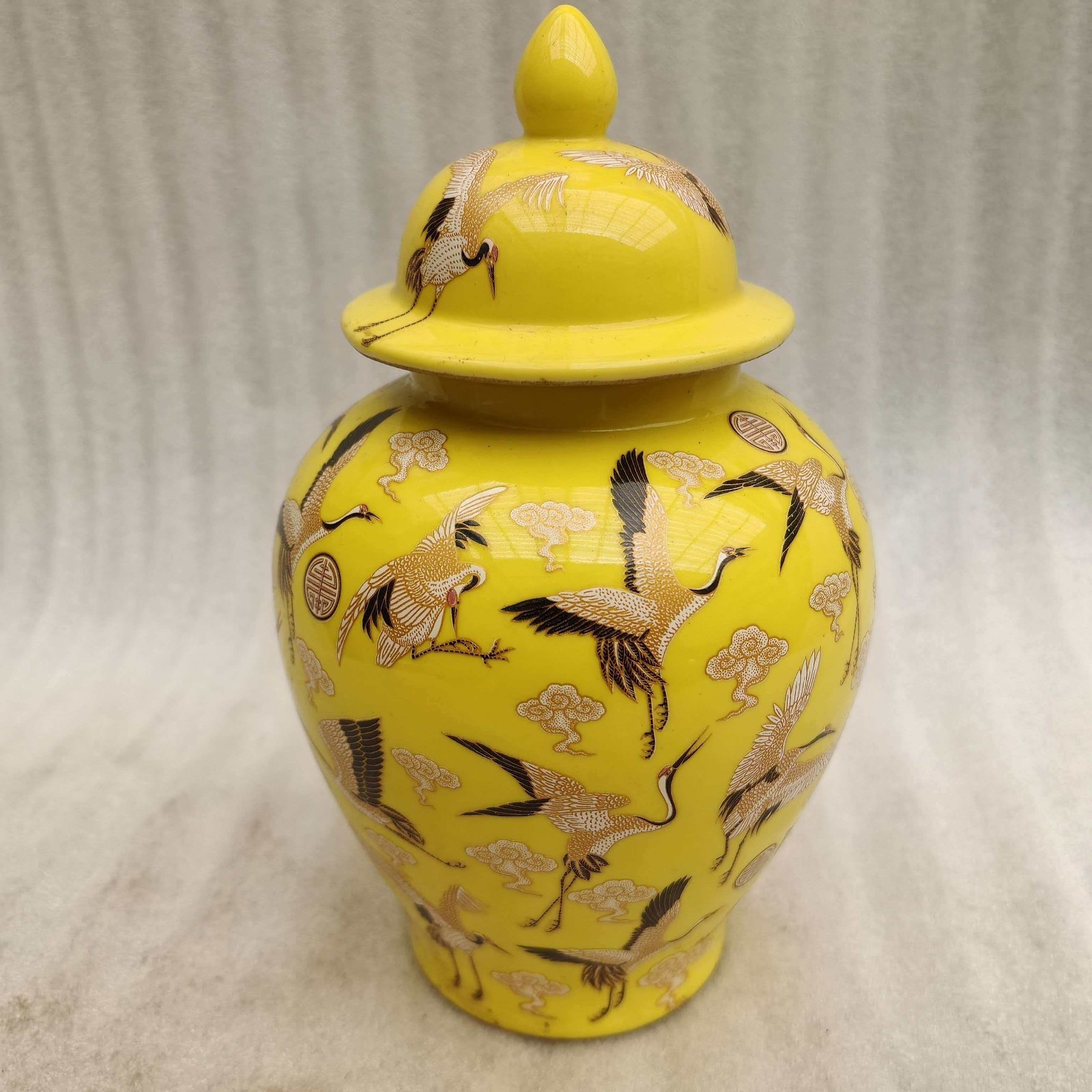 China Old Yellow background enamel painted flying crane pattern palace tea jar
