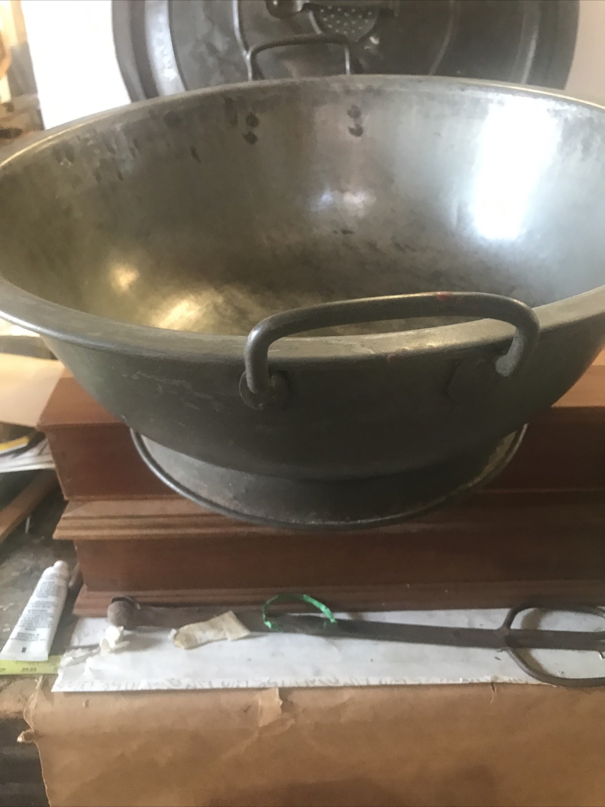 Vintage Bread Dough Riser Pan with Vented Lid Also A 18” Wooden Rolling Pin!￼