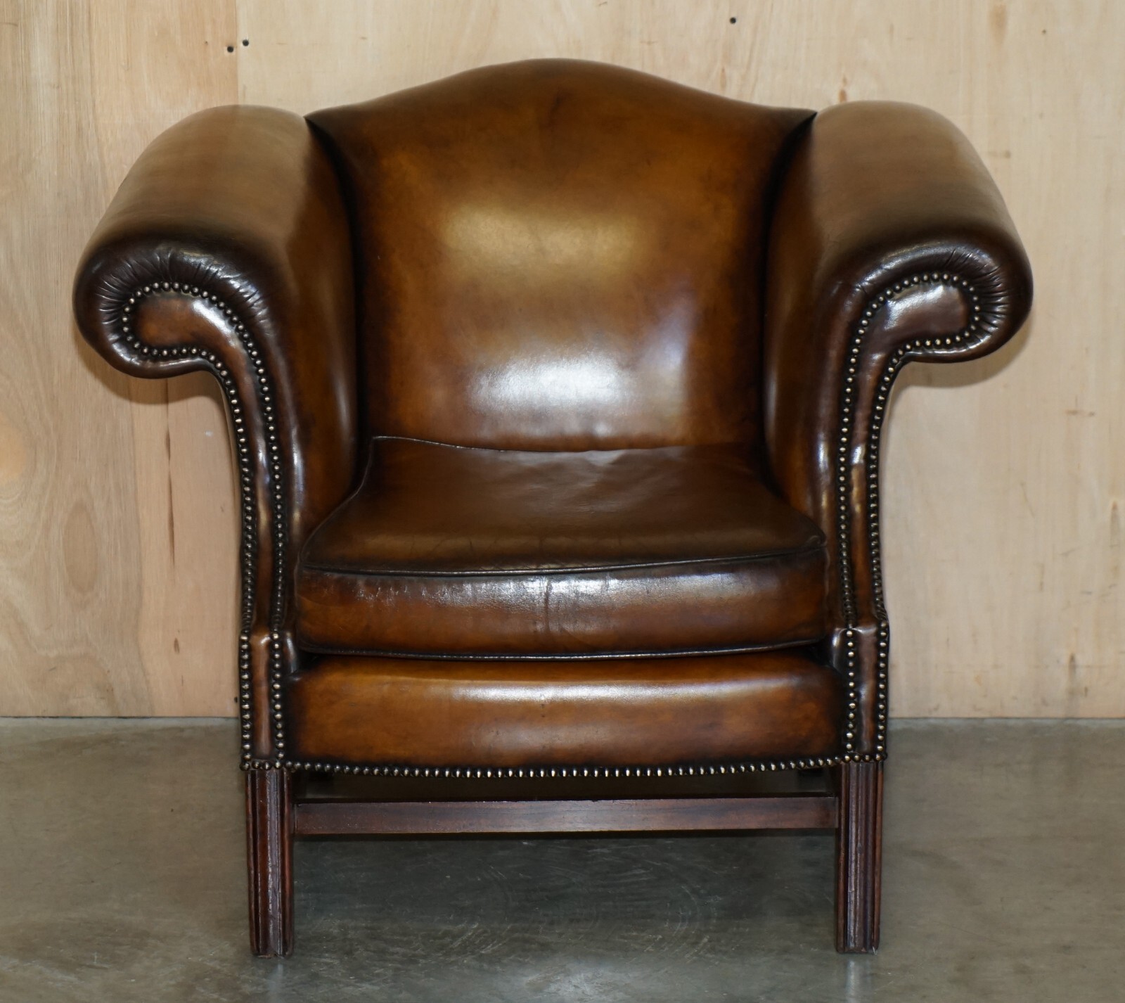 FINE ANTIQUE REGENCY HUMPBACK STYLE RESTORED BROWN LEATHER SOFA ARMCHAIR SUITE