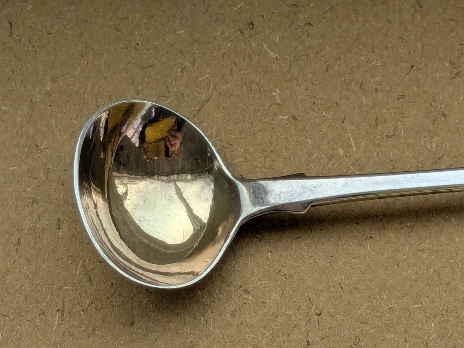 Sterling silver gilt-bowled condiments spoon, London 1839 9.7gms