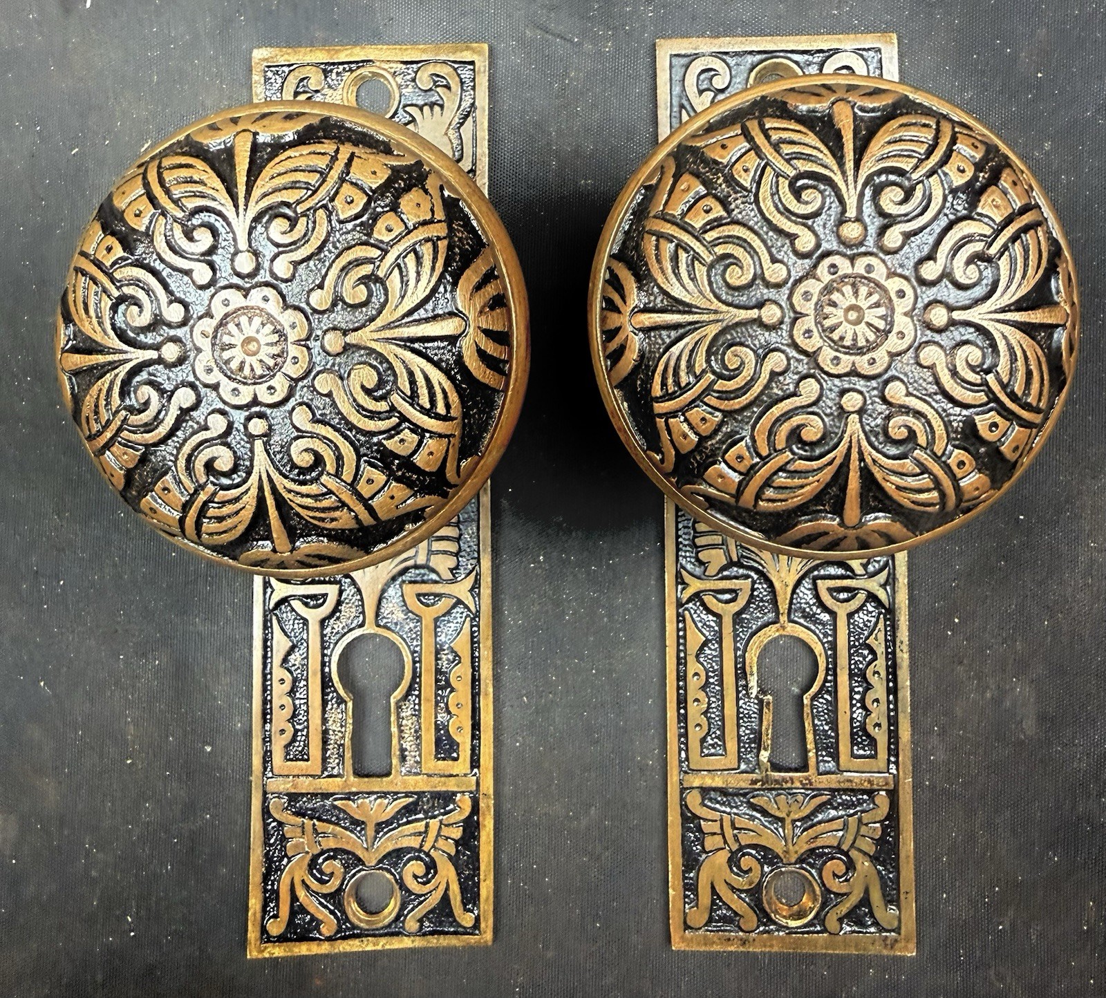 Brass Branford Butterfly Victorian Eastlake Interior Knobs Plates & Lock 1 of 4