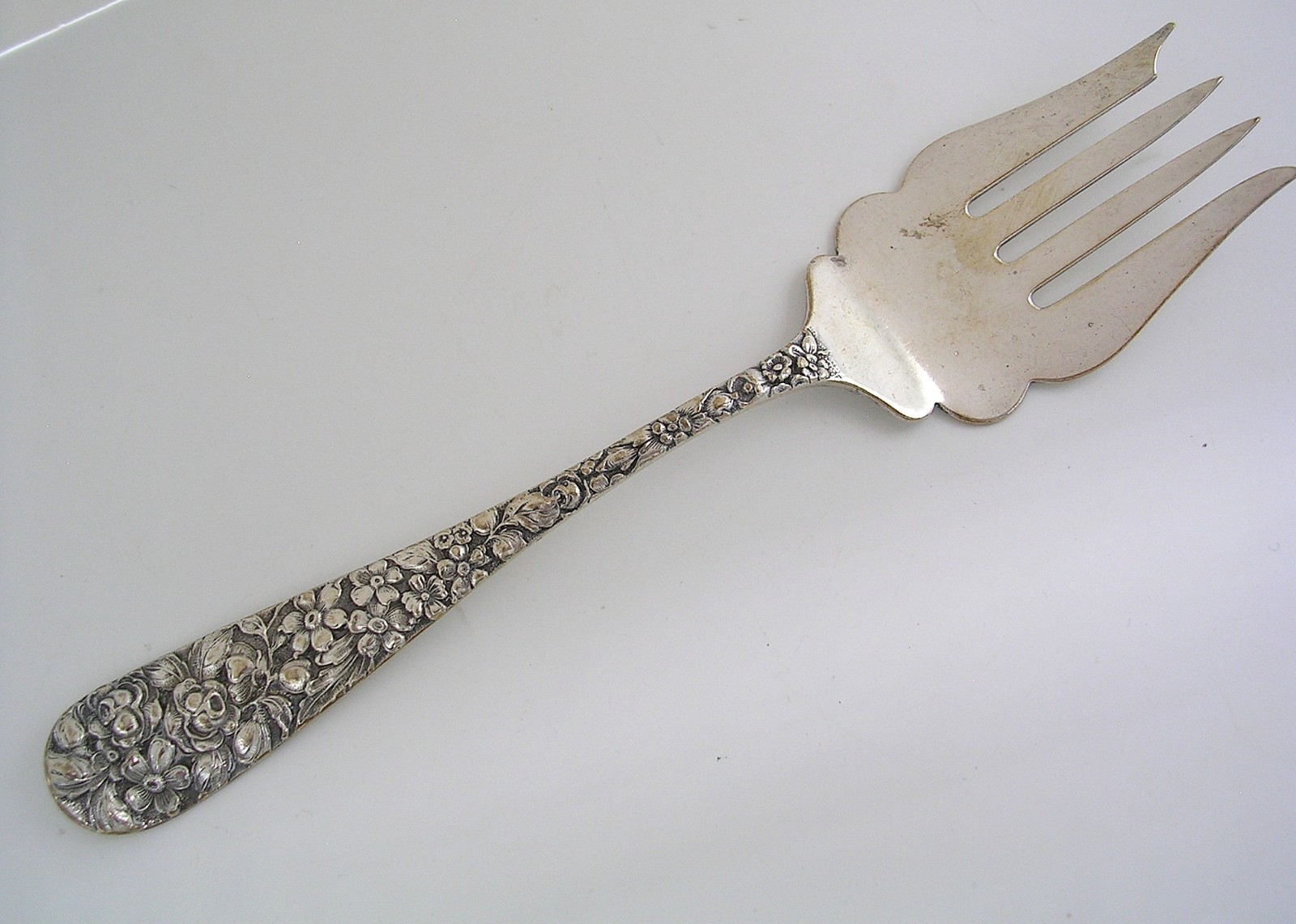 Stieff Rose Sterling Silver Cold Meat Serving Fork ~ 7 5/8″