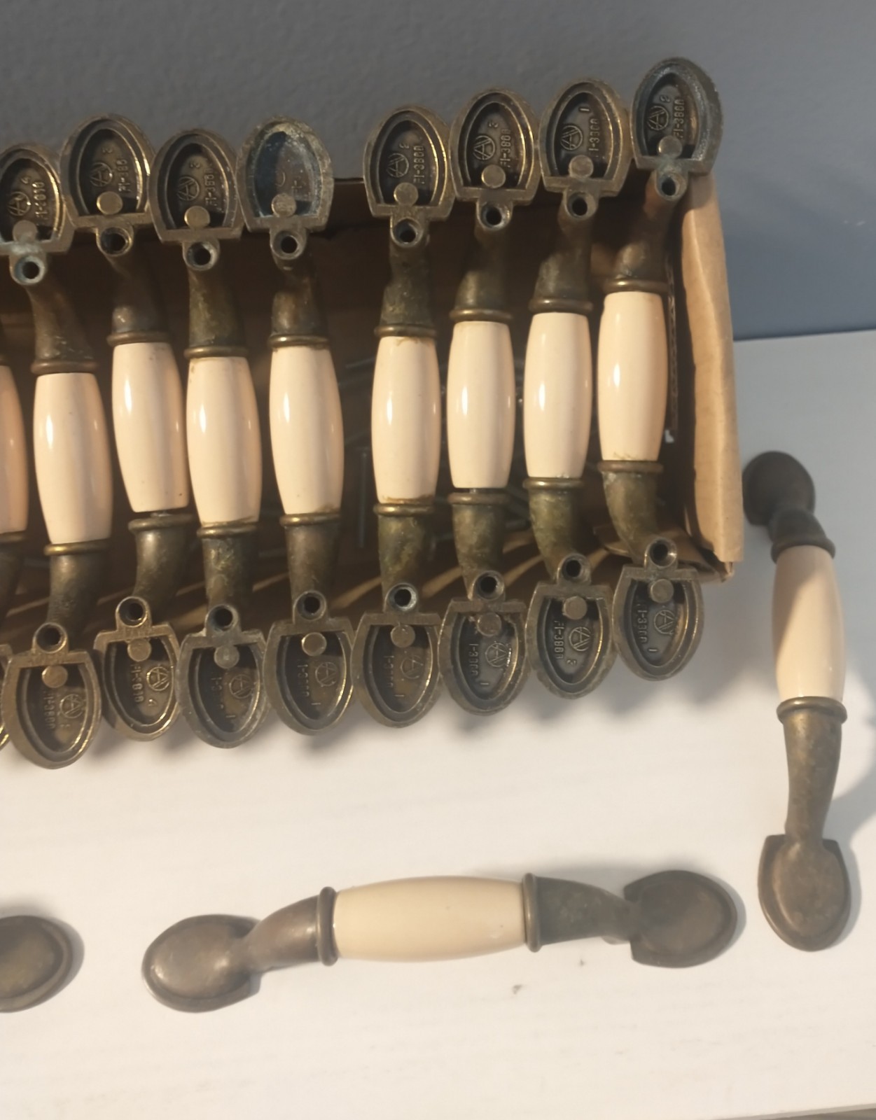 19 Amerock Allison Drawer Cabinet Pulls Brass Porcelain Salvage Almond #3866