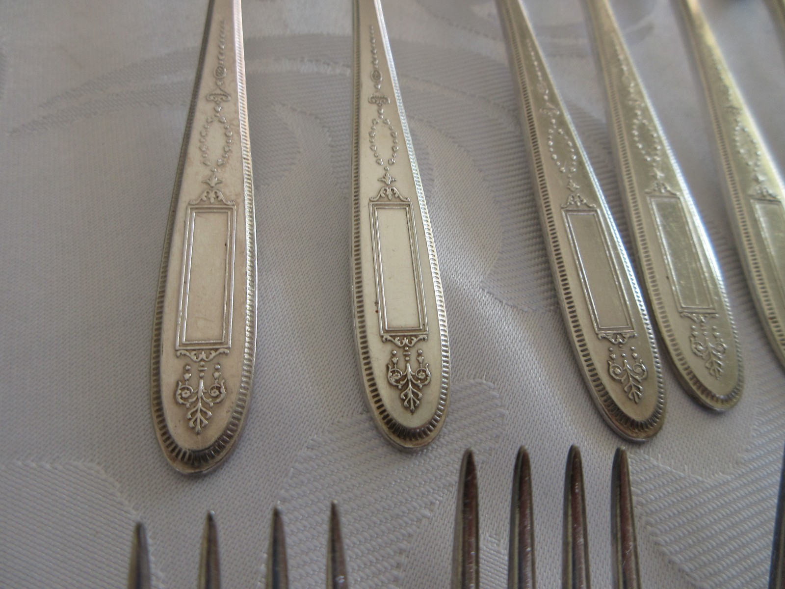 Vtg Flatware Set Oneida Community Plate Grosvenor, 22 PC FORKS, KNIVES, SPOONS