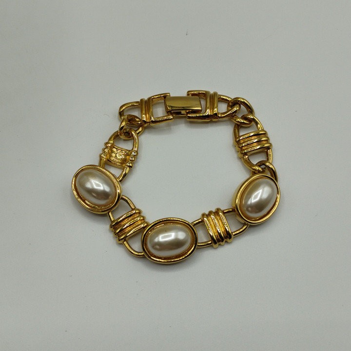 6.5” Vintage Napier Gold Tone Faux Pearl Bracelet