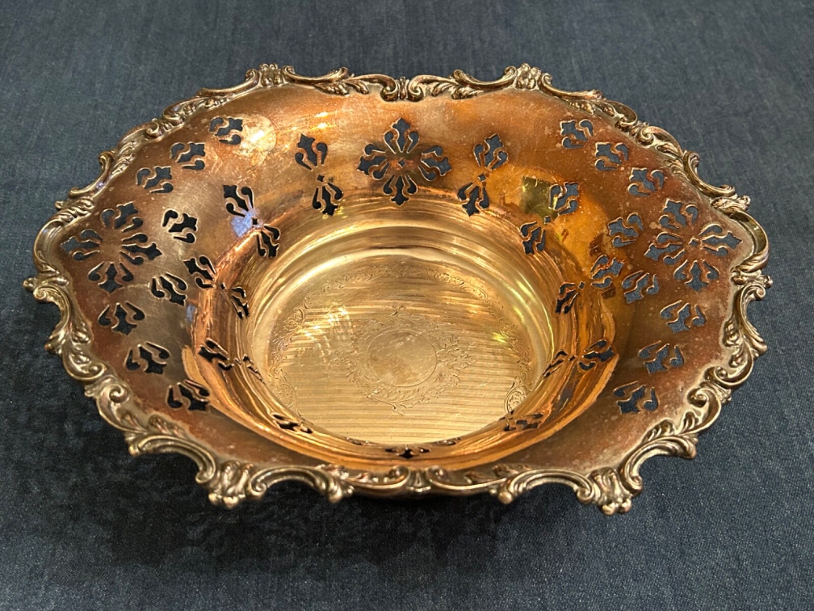 Antique Quadruple Plate Homan MFG Company Special Metal Silver Plated Bowl