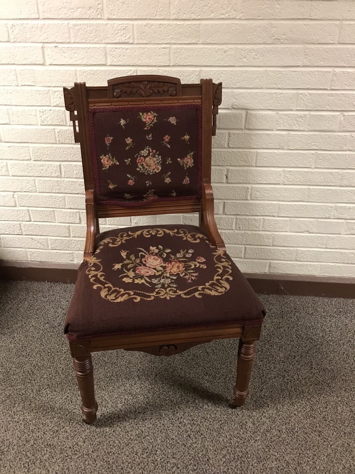 ANTIQUE VTG CARVED WOOD NEEDLEPOINT SIDE ACCENT CHAIR 35 1/2 X 19 1/4” WIDE NICE