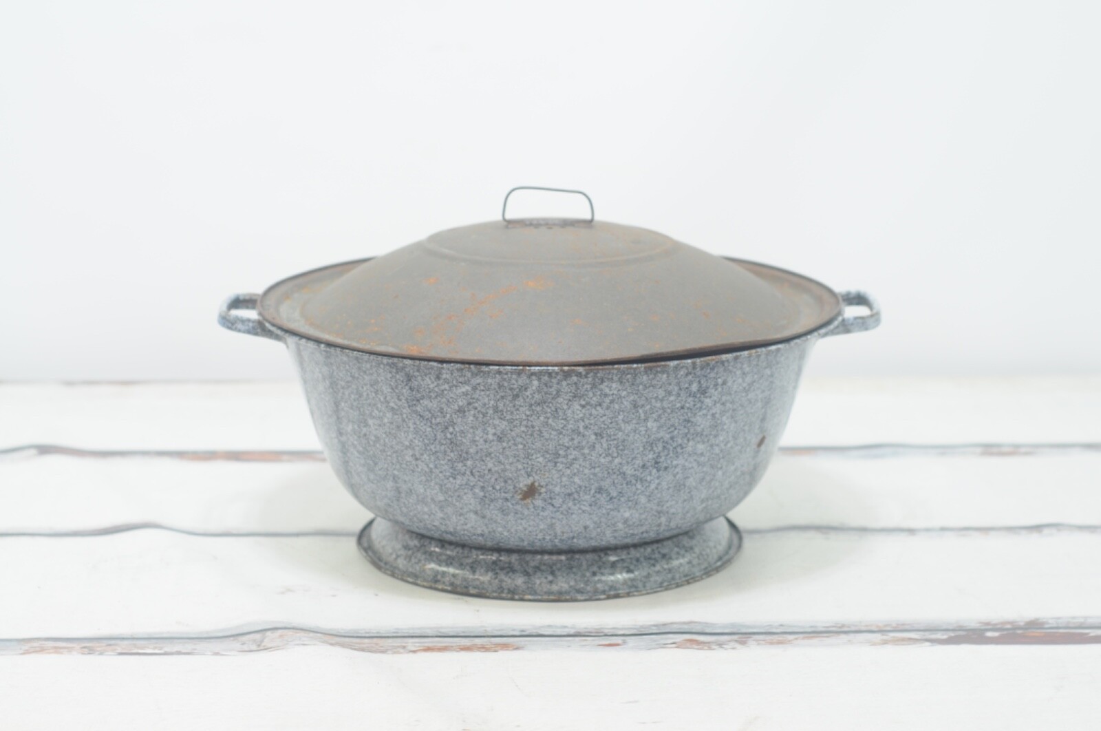 Large Antique Black and Gray Speckled Graniteware Dough Riser Tin Lid Primitive