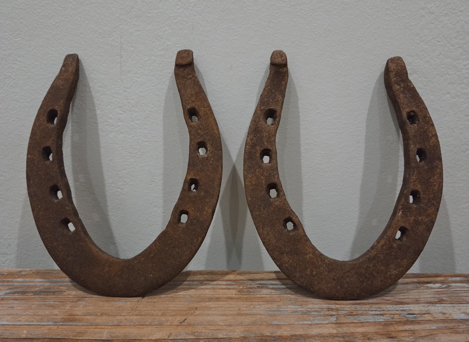 Set of 2 Large Antique Genuine Hand Forged Iron Horse Shoes 7 1/4″ x 5 3/4″