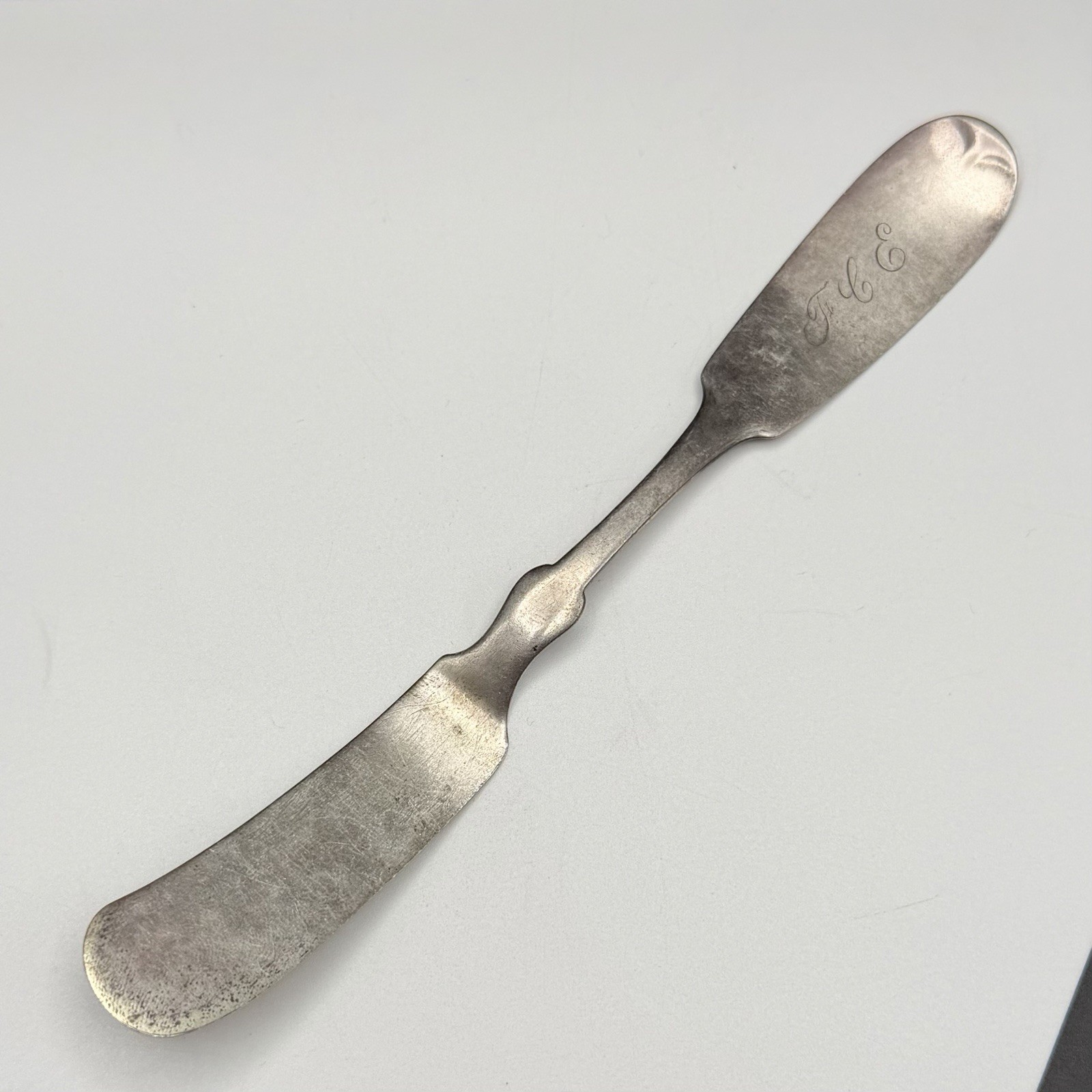 Antique Coin Silver Fiddleback Butter Knife by GW Chatterton 7 1/4″ – 25.8g