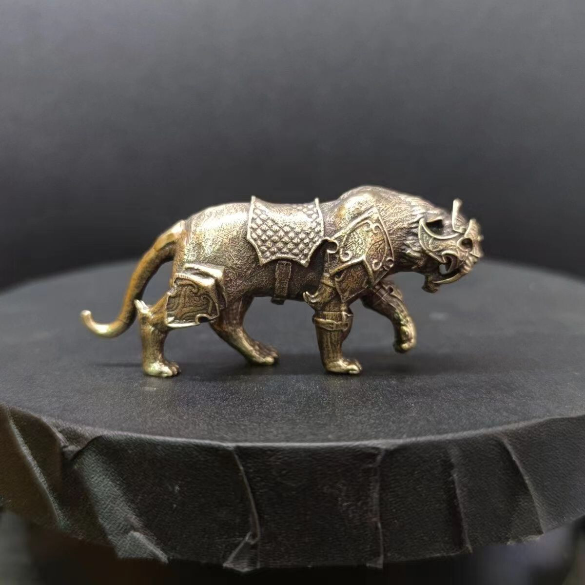 Chinese Old Brass Copper Statue Hand Carved Tiger ,Antique handicraft ornaments