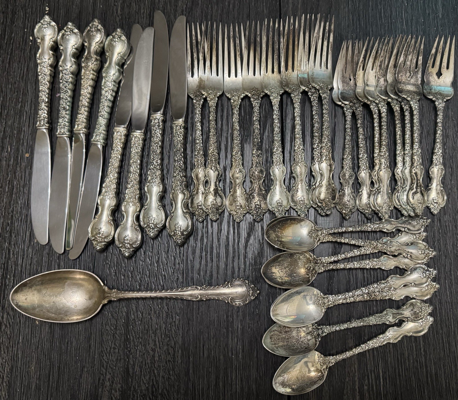Du Barry by International Sterling Silver Flatware 8 Settings 33 Pieces