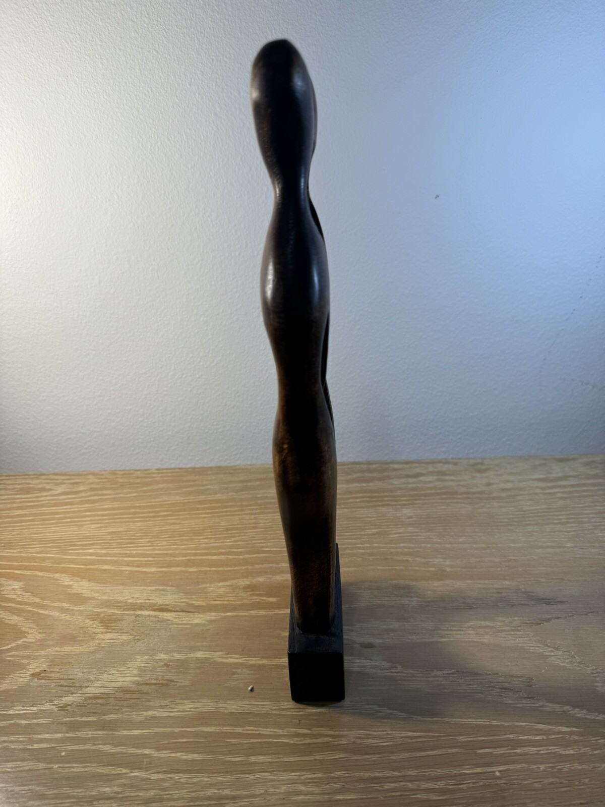 Vintage Kissing Couple Hand Carved Wood Sculptor 14” Pre-owned Good Condition