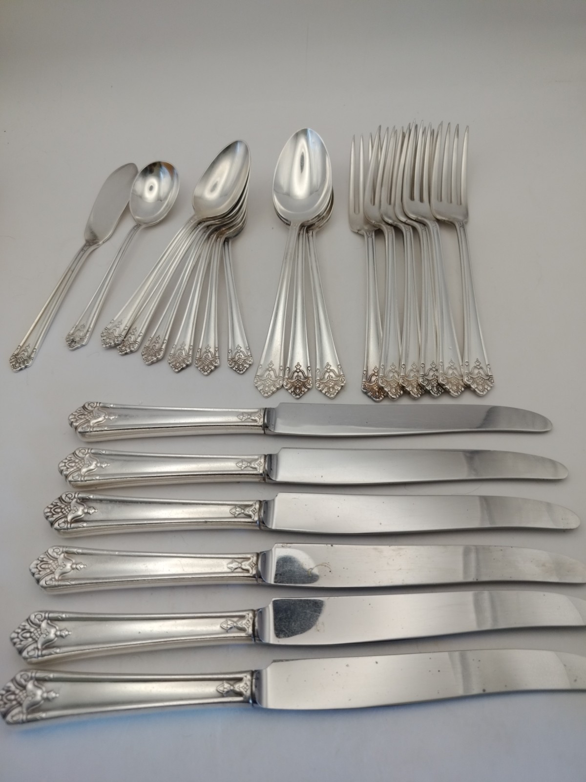 1847 Rogers Bros Her Majesty Silverplate Flatware 23 Pc Lot Forks Spoons