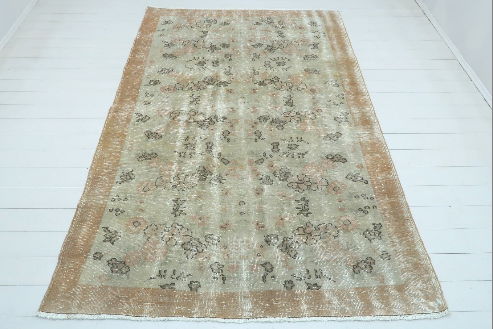 Vintage Turkish Carpet, Faded Rug, Livingroom Floral Distressed Carpet 68″x103″