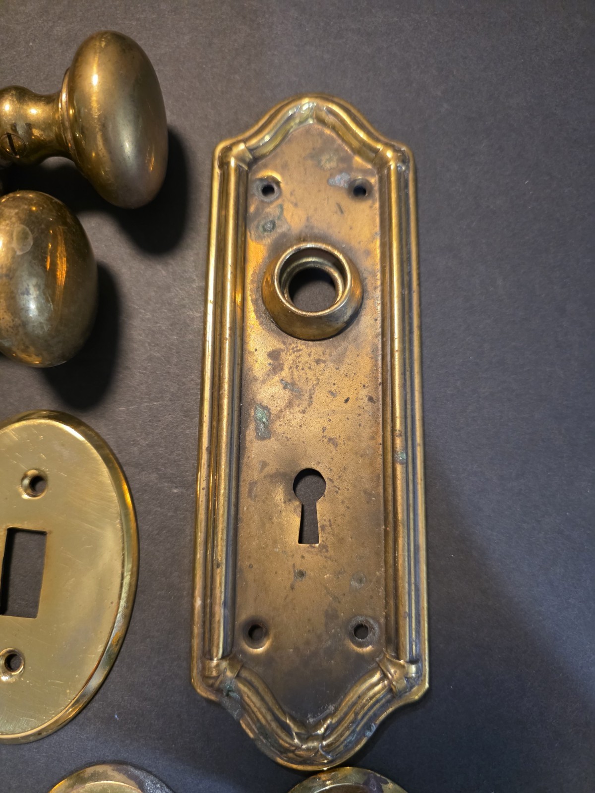 Vintage Solid Brass Architectural Salvage Hardware Lot Doorknobs Plates 11 Pc