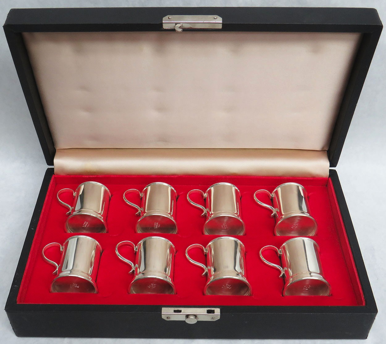VINTAGE LUNT STERLING SILVER INDIVIDUAL’S SET OF 8 JIGGER CORDIAL CUPS