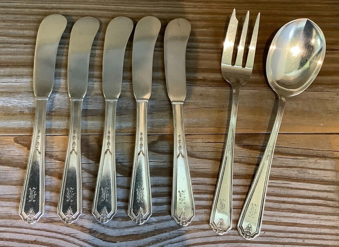 GORHAM EP (1924) VANITY FAIR – 5 FLAT BUTTER SPREADERS + SUGAR & PASTRY – “K”