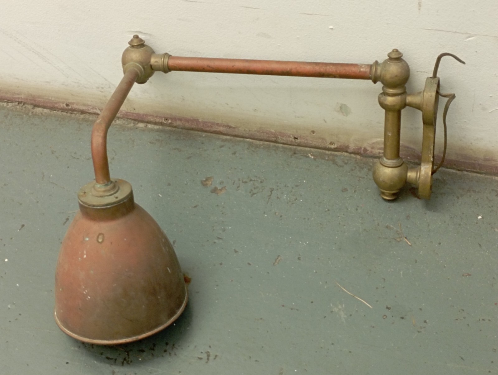 Lovely Antique Vintage Industrial Brass Articulated Ships Wall Lamp Light Sconce