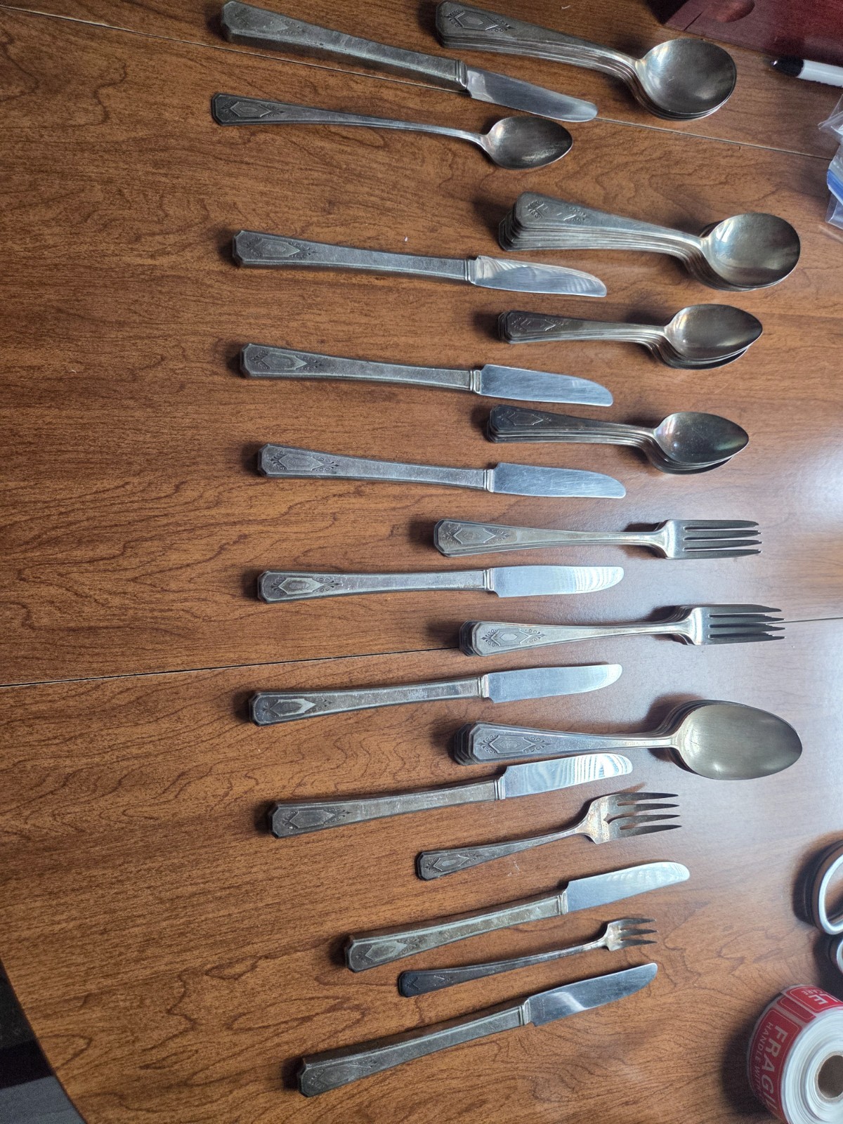 Vintage WM Rogers A1 Plus 54 piece set Nuart Pattern very good condition