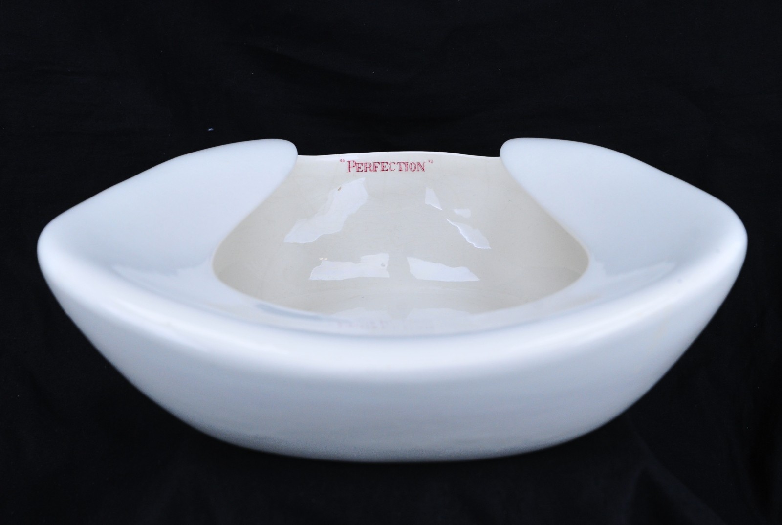 Regnas London “Perfection” Ceramic Bedpan – Antique c.1920–1930 Hospital Ware