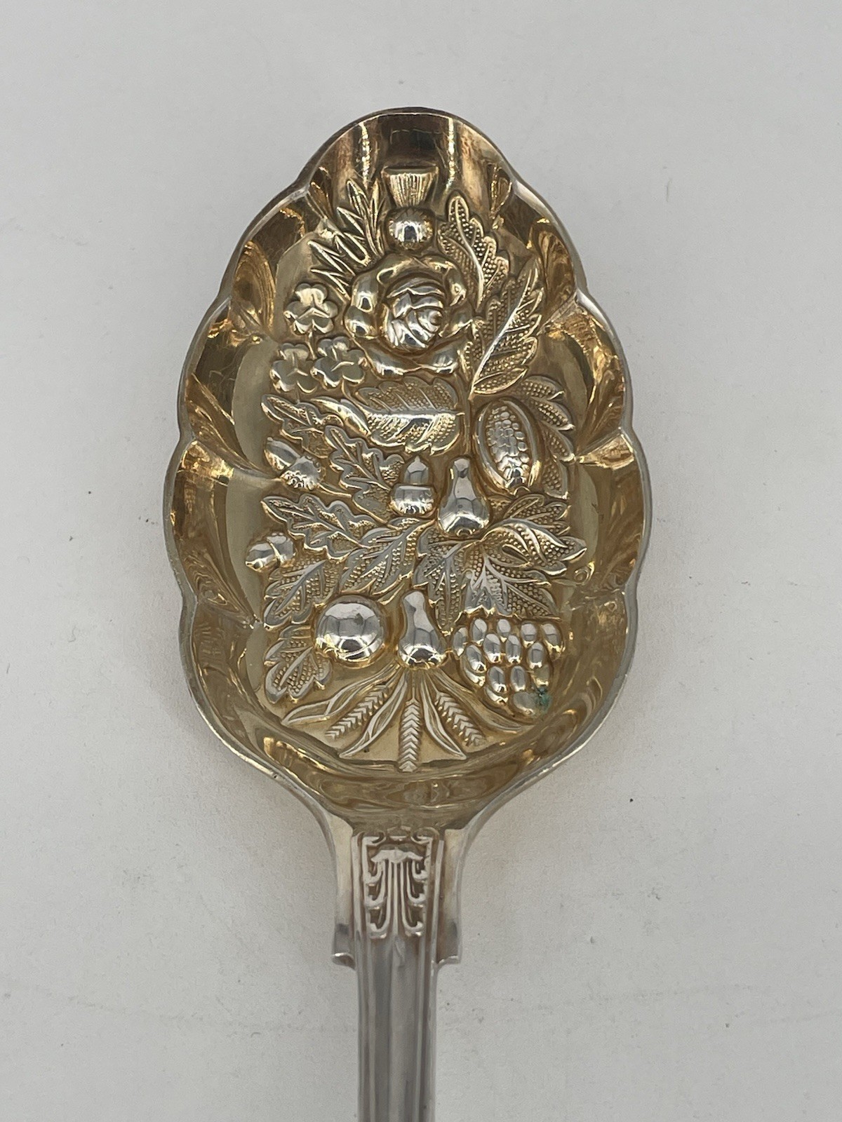 Queens Fruit Berry Serving Spoon Silver Plated Barker Bros 4.0 oz 9.25″