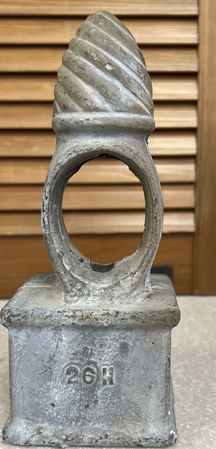 Antique Vintage 8.5” Cast Iron Fence Sign Flag Post Pole Gate Finial Cap Topper
