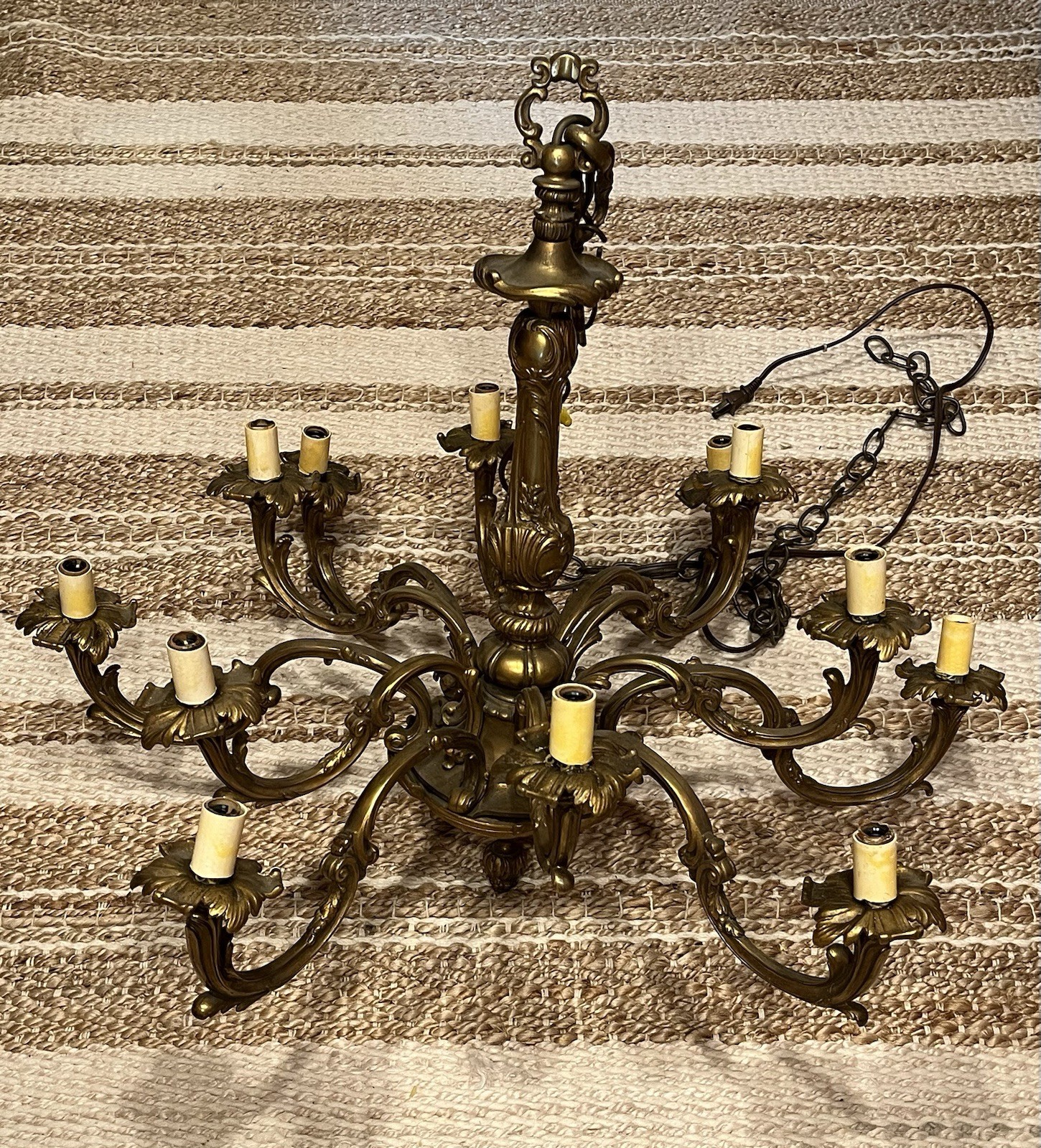 Antique Rococo French Gold 12 Arm Or Light Chandelier Plug Or Hardwired