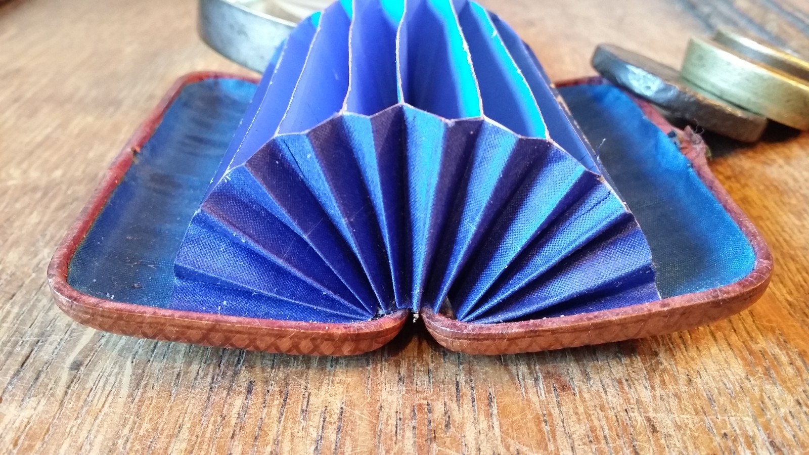 1800’S FINE ANTIQUE CONCERTINA CALLING CARD CASE – RED LEATHER & BLUE SILK