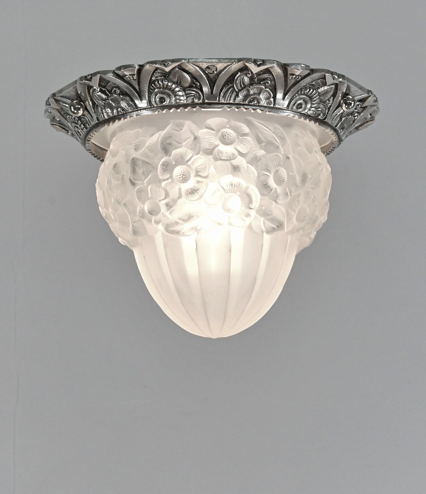 DEGUE : a French 1930 Art deco flush mount …………. Degué plafonnier