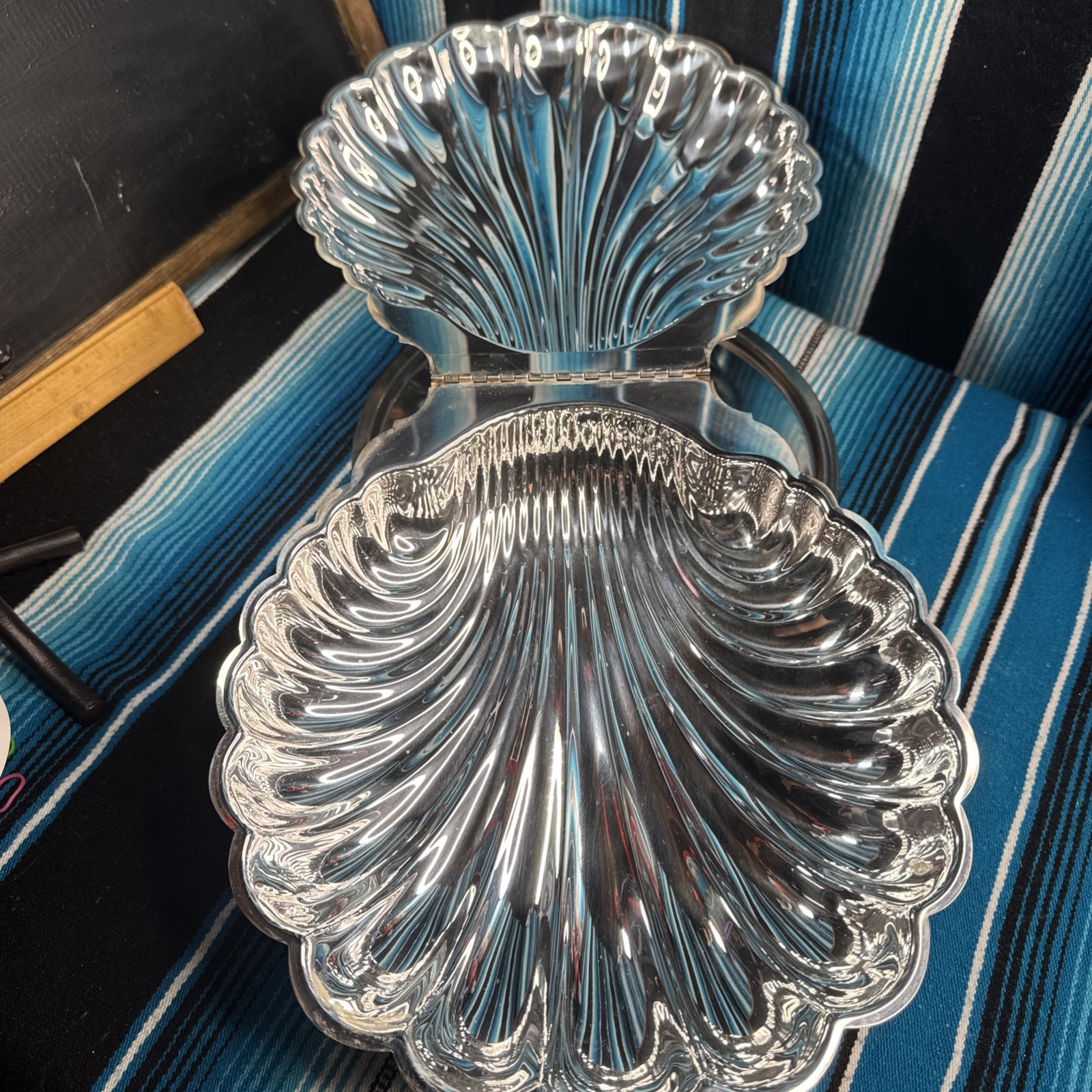 Leonard Silverplate Swan Clam Shell Hinged Server Figural Handle VTG