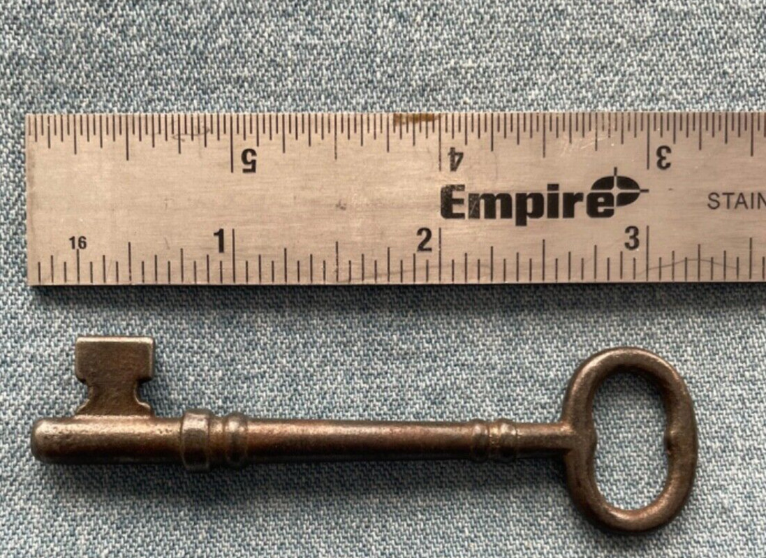 Antique Unmarked Skeleton Key Solid Steel Vintage 3 1/4″