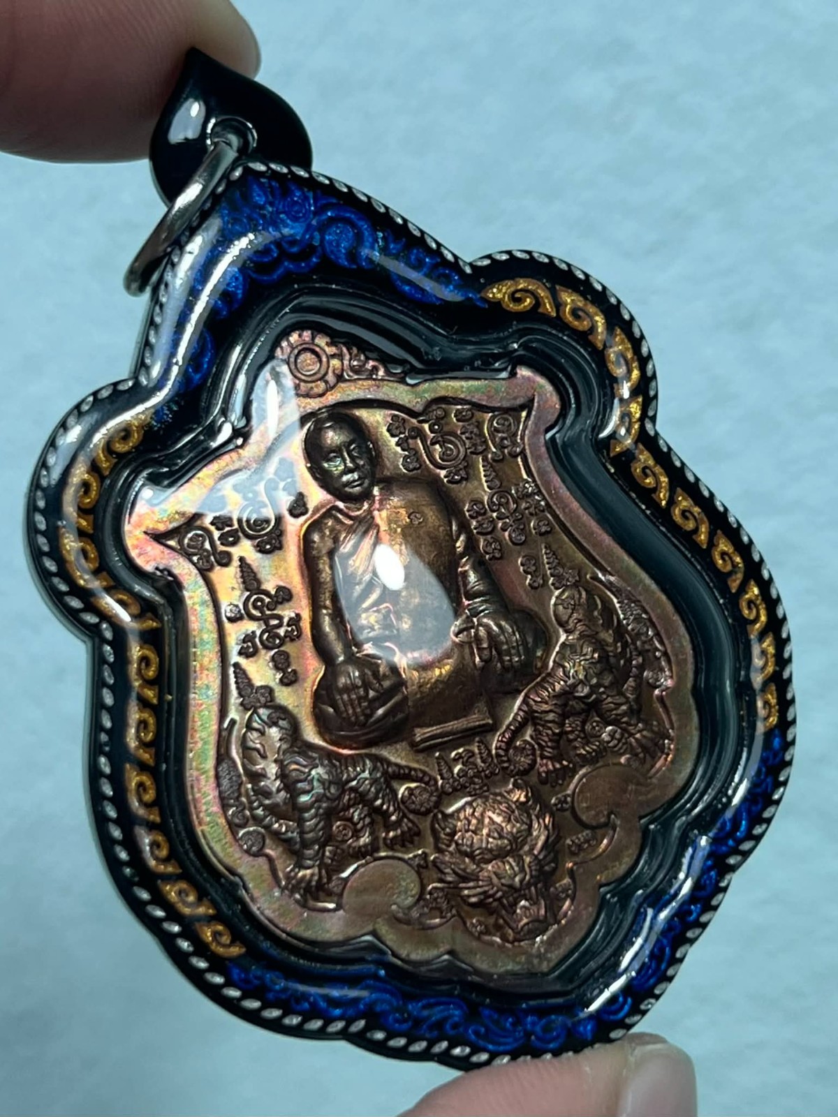 MEDAL SLEEPING TIGER MAGIC WEALTH LP CHANAI THAI BUDDHA AMULET WATER PROOF CASE