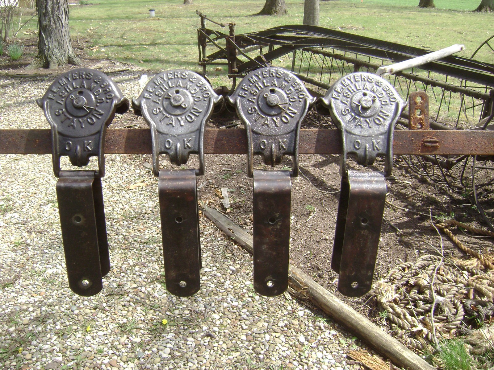 Antique Vintage Cast Iron F E Myers Stayon Barn Door Rollers Farm