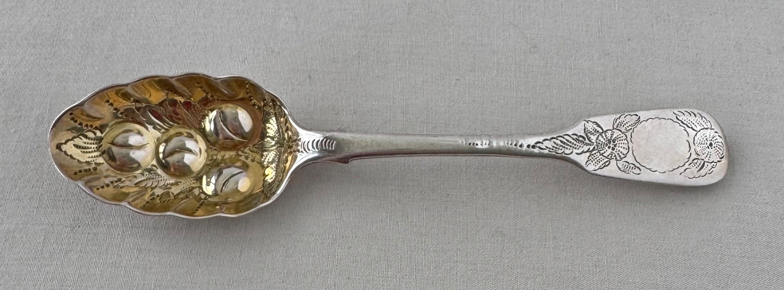 Antique EXETER, ENGLAND Sterling Silver Fruit Design Teaspoon;Y945