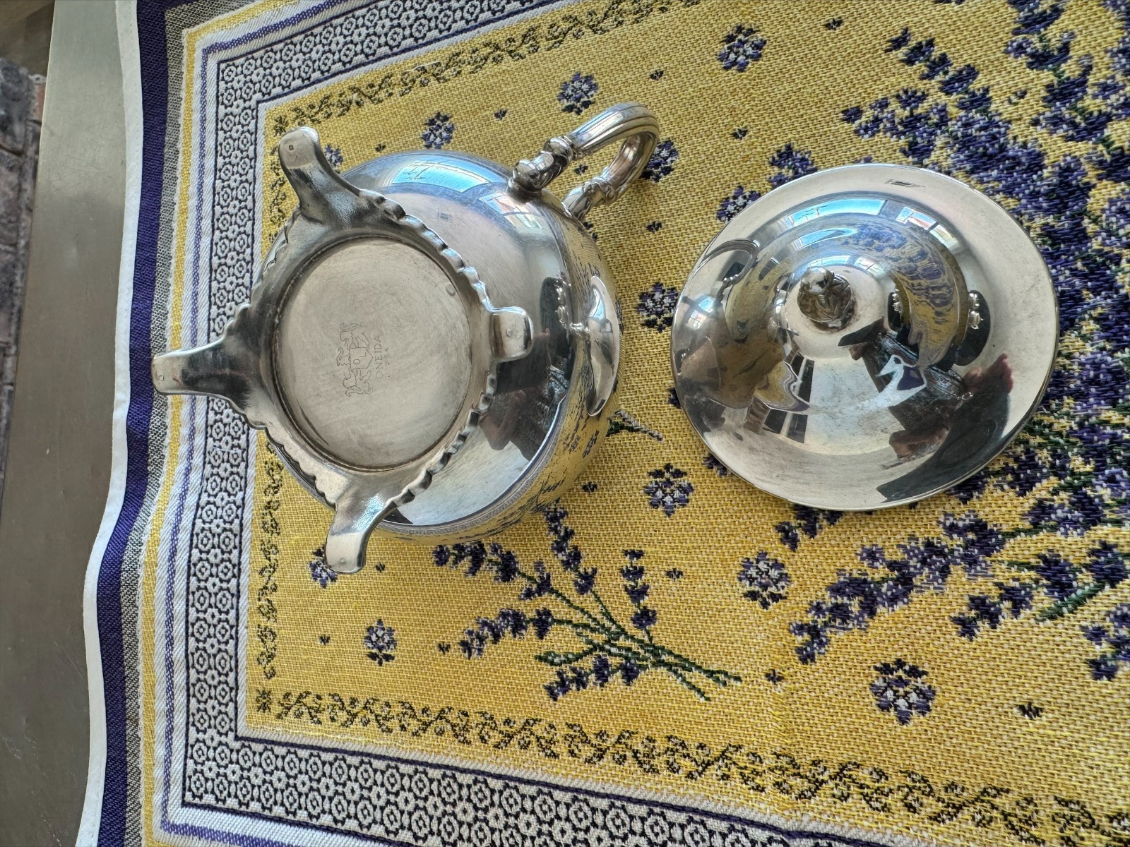 Vintage Oneida USA Silver Plated Sugar Bowl with Lid Ornate Feet & Handles