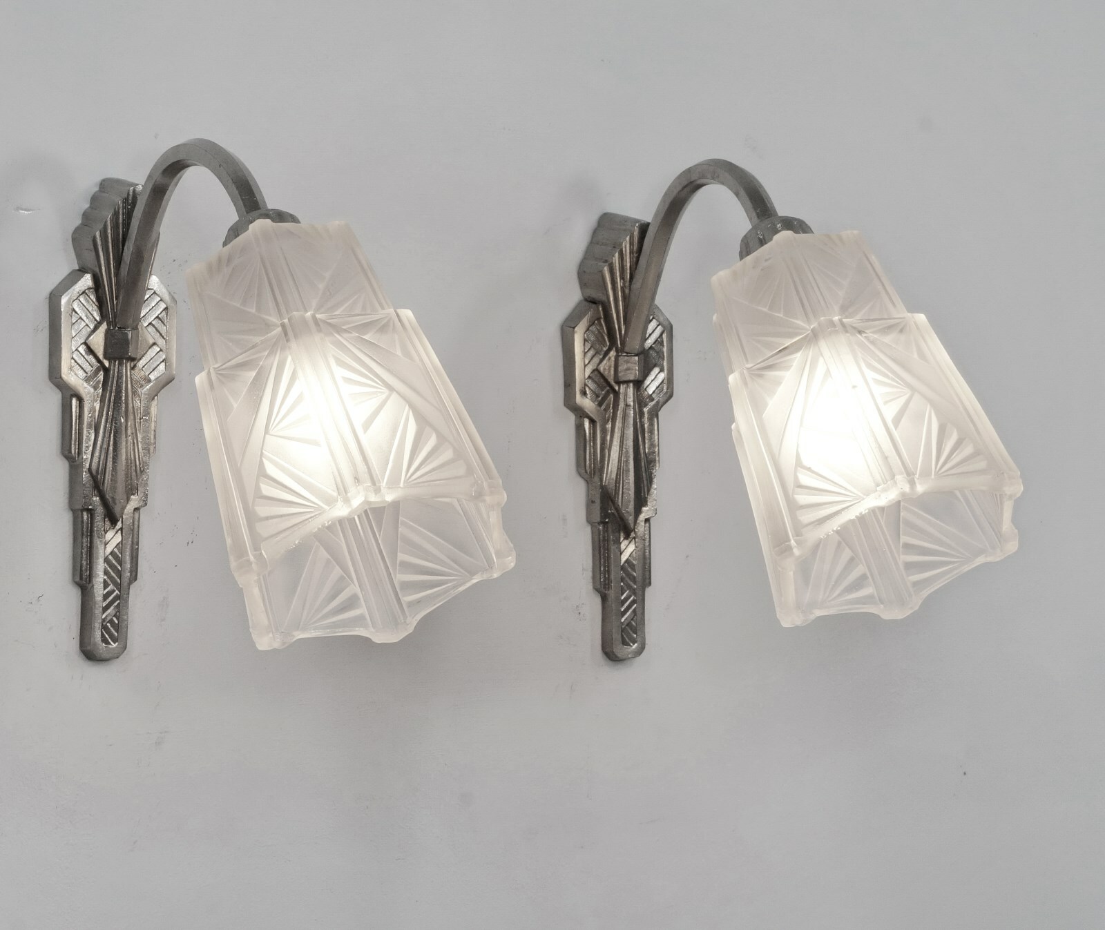 EJG : PAIR OF 1930 FRENCH ART DECO WALL SCONCES …….. lamp muller era France